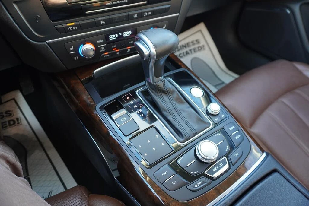 Audi A6 TECHNIK* MATRIX* ПАМЕТ* 360 КАМ* 4 ПОДГРЕВА* ПАНО, снимка 11 - Автомобили и джипове - 53757693