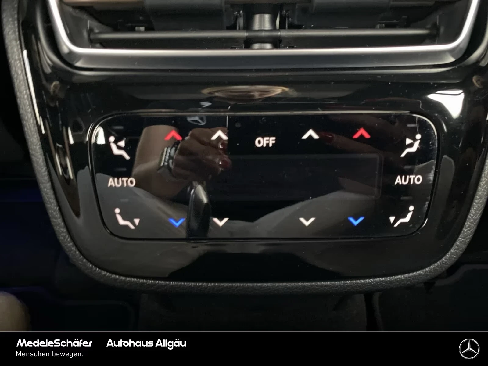Mercedes-Benz EQS SUV 450 4M AMG Night Premium 360* DISTR AIR HUD, снимка 12 - Автомобили и джипове - 55386087