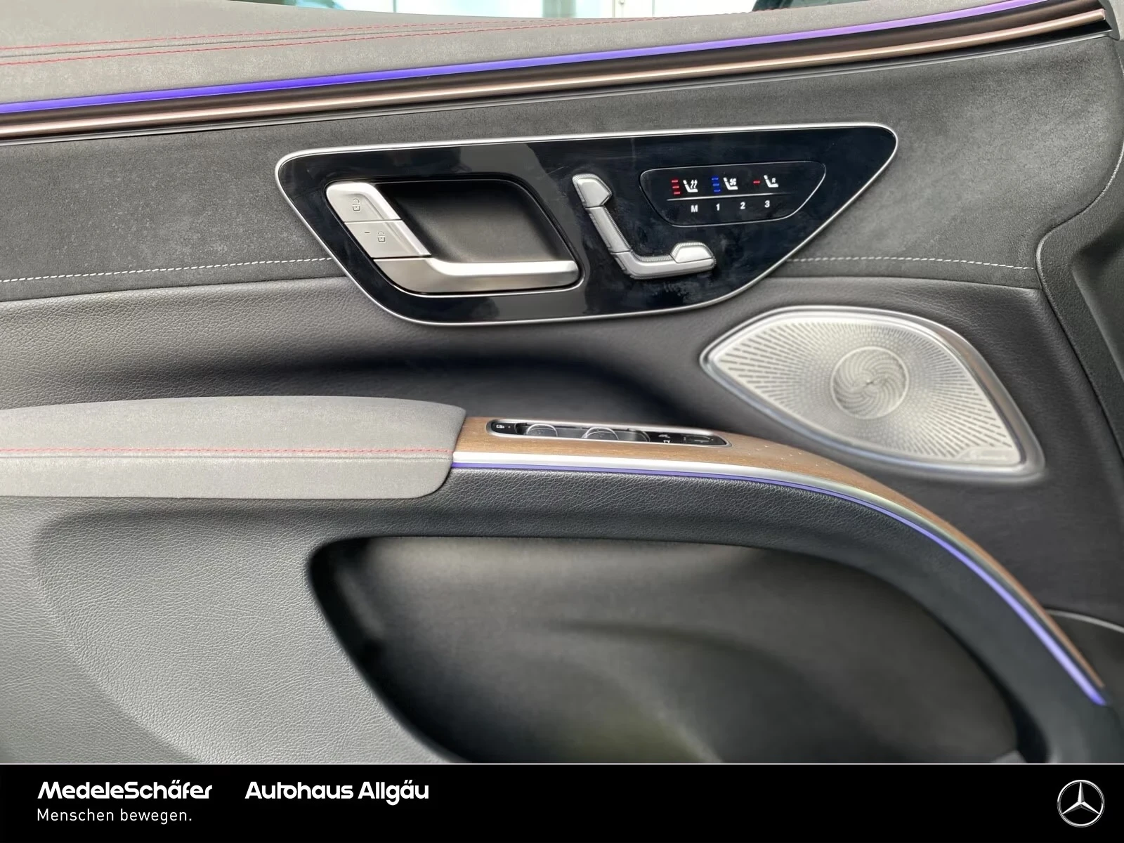 Mercedes-Benz EQS SUV 450 4M AMG Night Premium 360* DISTR AIR HUD, снимка 9 - Автомобили и джипове - 55386087