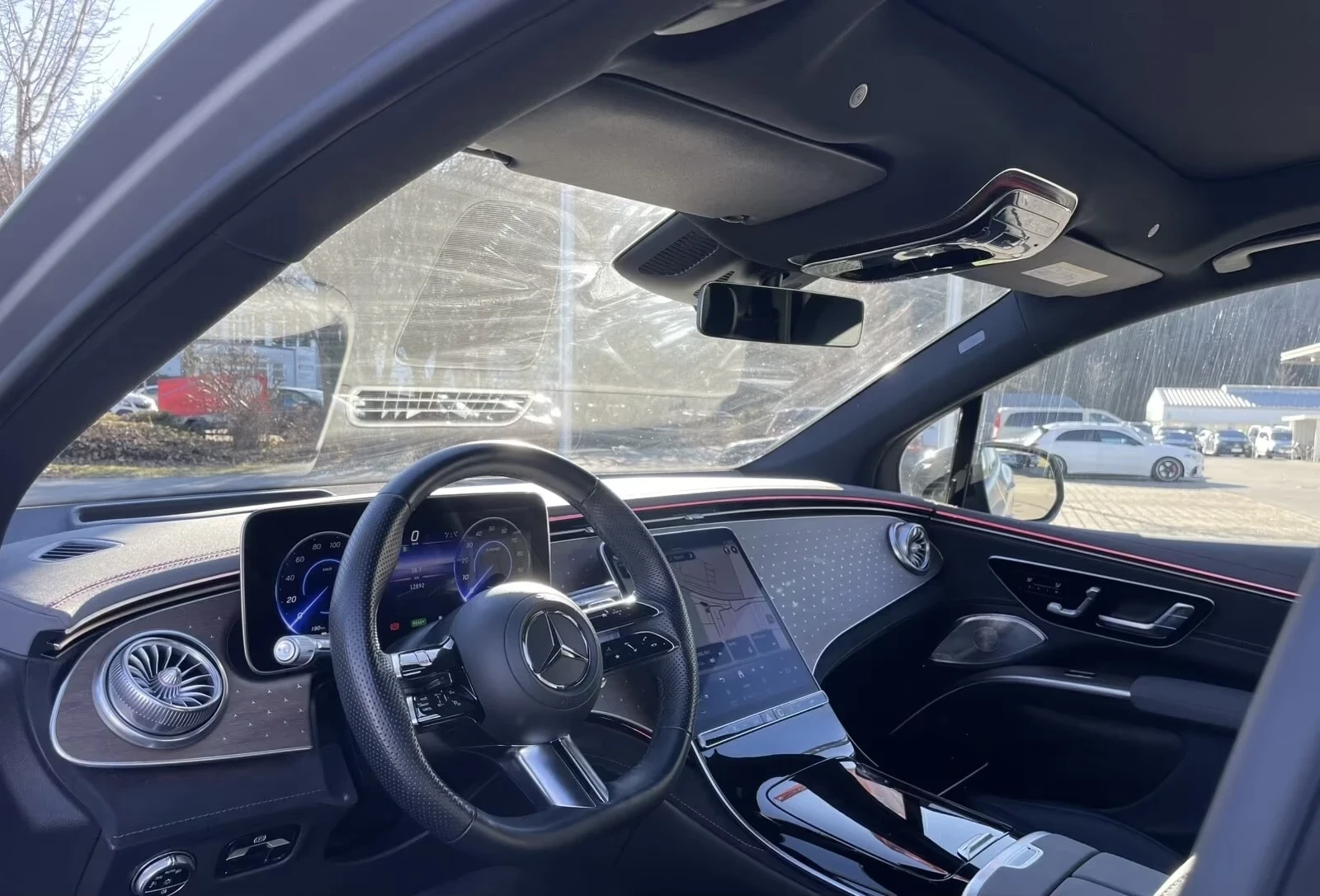Mercedes-Benz EQS SUV 450 4M AMG Night Premium MultiB 360* DISTR AIR, снимка 7 - Автомобили и джипове - 54554347