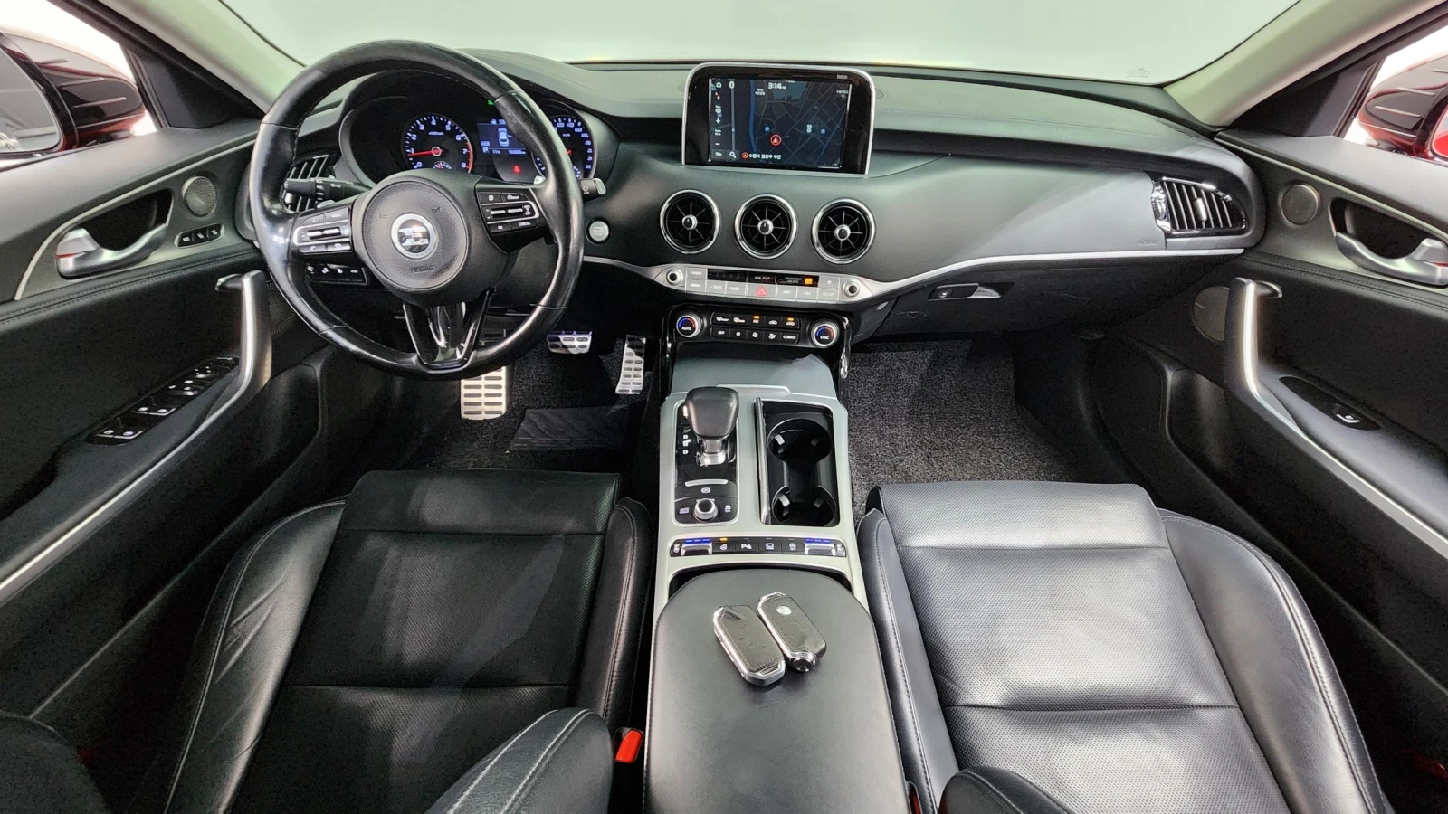Kia Stinger 2.0 Turbo 2WD Dream Edition | 360  КАМЕРА | КОЖА, снимка 8 - Автомобили и джипове - 54782036