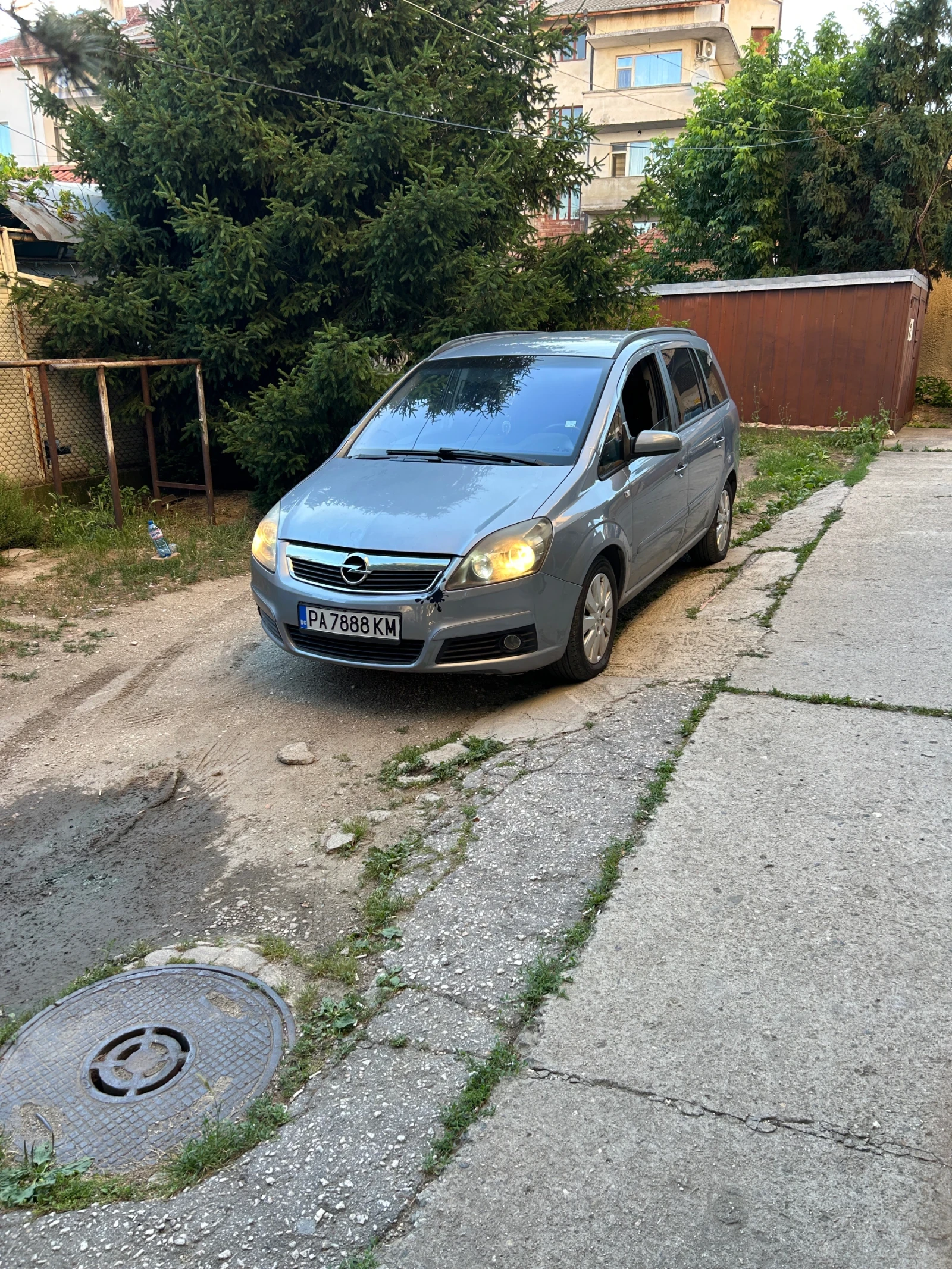 Opel Zafira Zafira B 1.9 150к.с, снимка 3 - Автомобили и джипове - 54905087