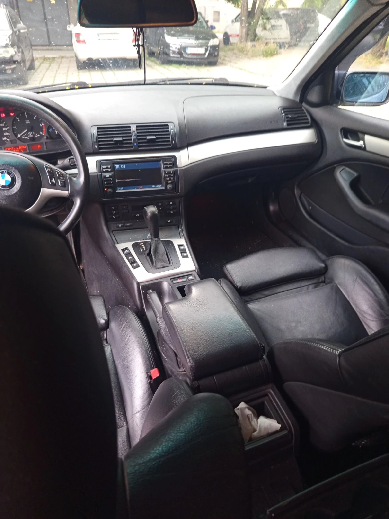 BMW 320 Комби, снимка 9 - Автомобили и джипове - 54960742