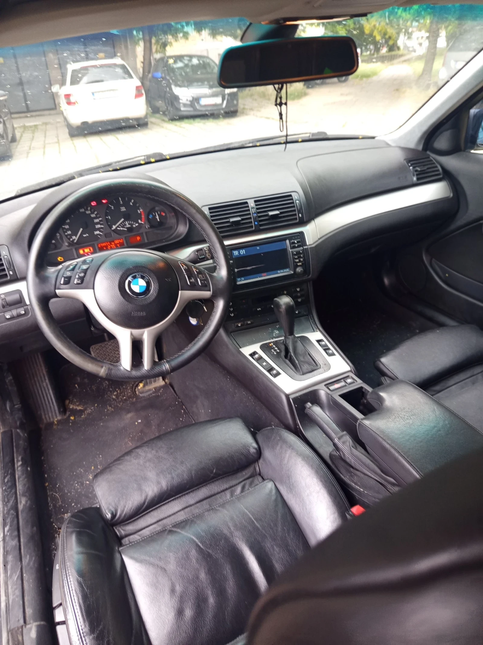 BMW 320 Комби, снимка 8 - Автомобили и джипове - 54960742