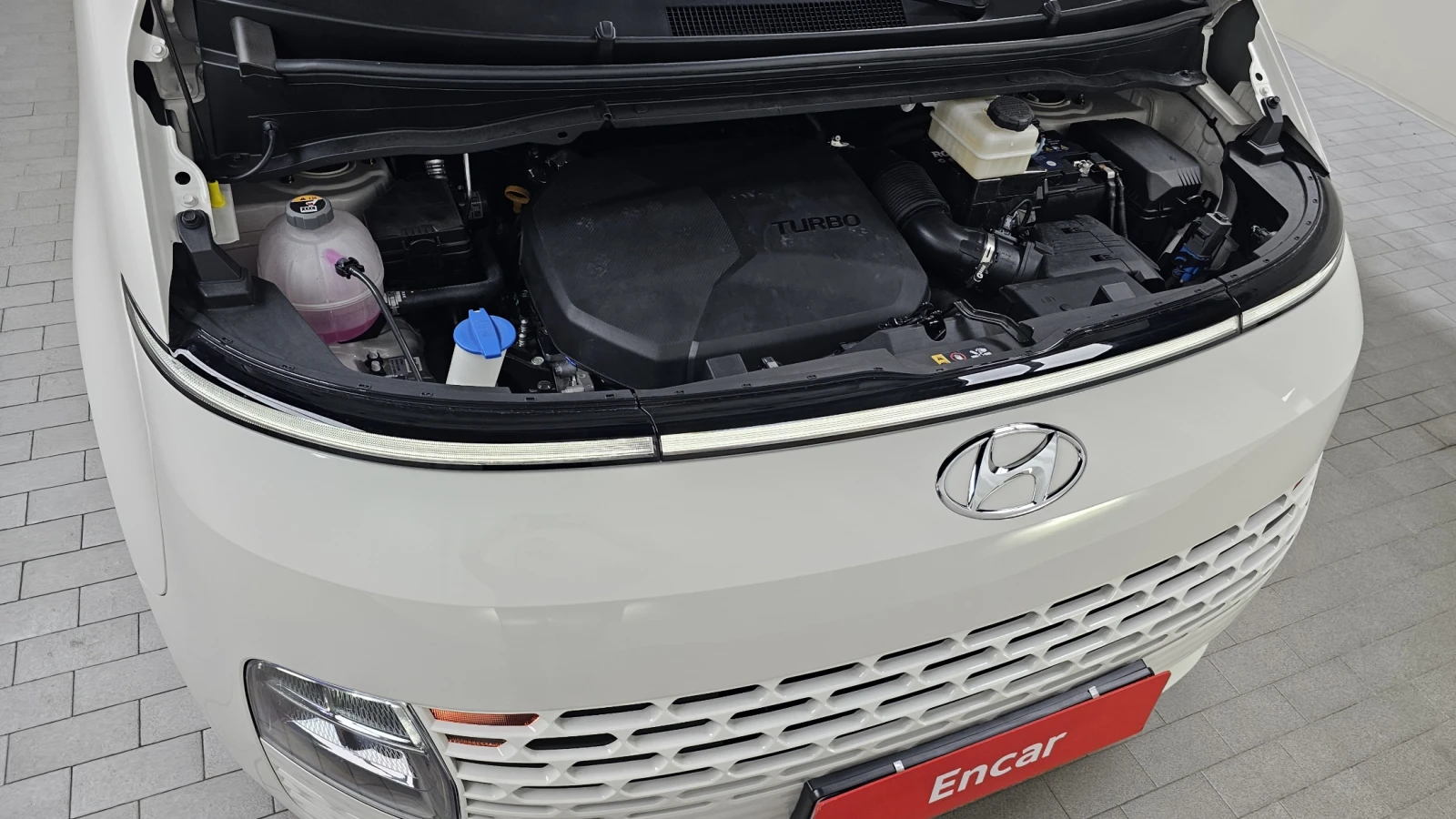 Hyundai Staria Modern* BLIND SPOT* ПОДГРЕВ ВОЛАН* КРАЙНА ЦЕНА, снимка 6 - Автомобили и джипове - 55409132