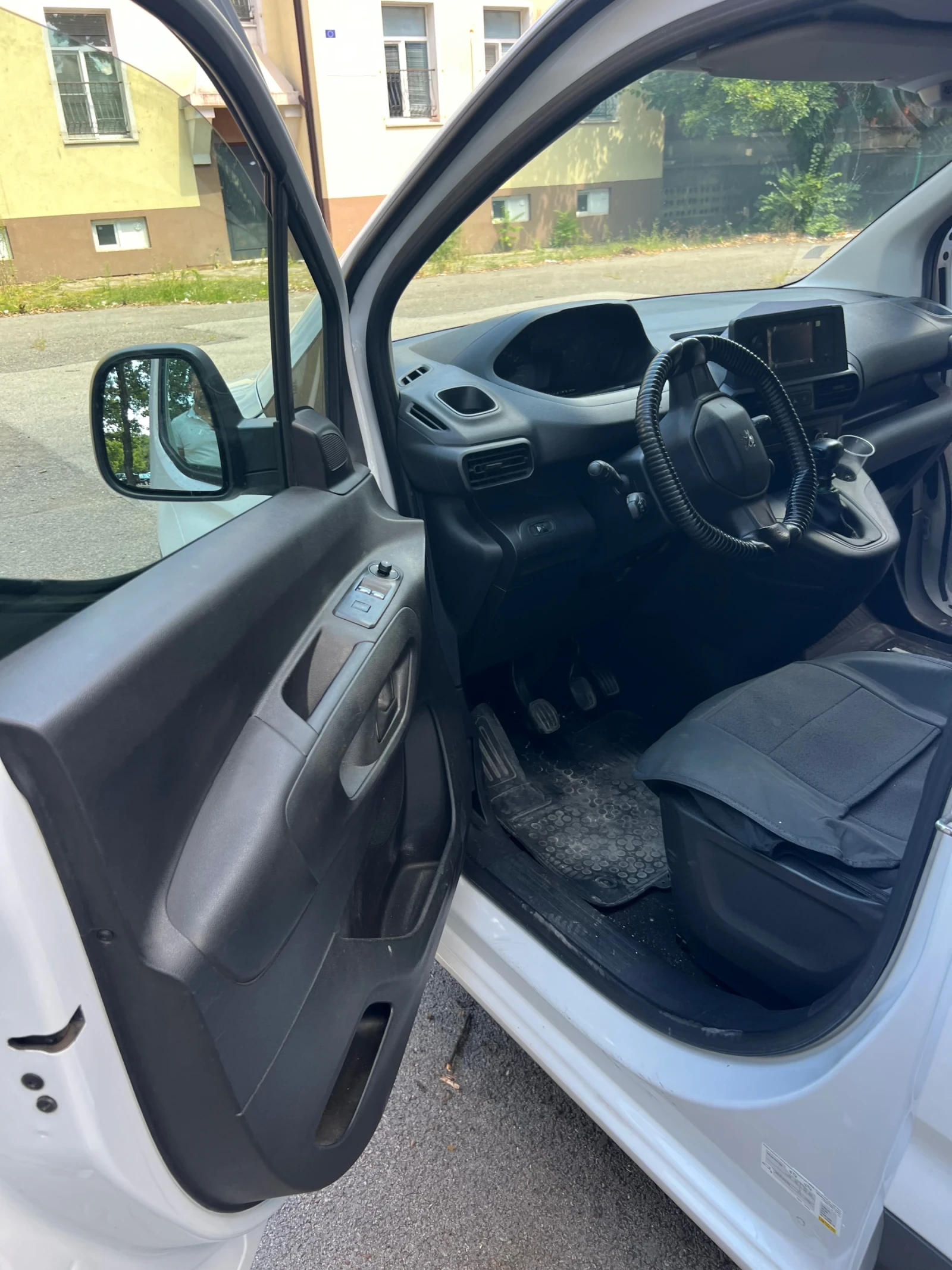 Peugeot Partner Товарен N1 в ГАРАНЦИЯ, снимка 10 - Автомобили и джипове - 55526095