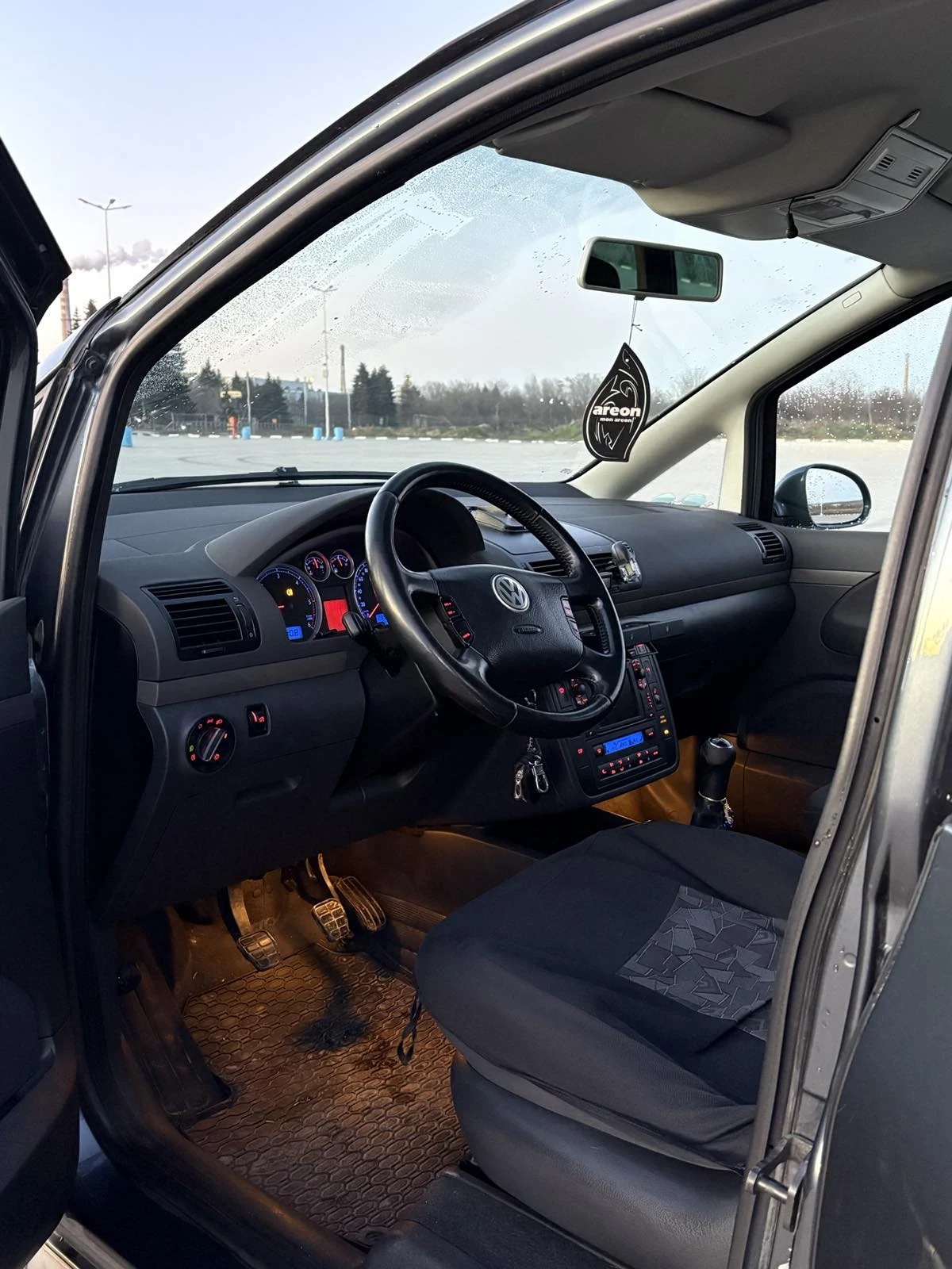 VW Sharan, снимка 8 - Автомобили и джипове - 56740790