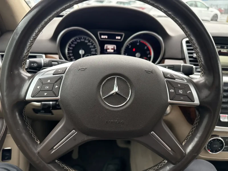 Mercedes-Benz ML 350 Keyless/Harman Kardon/подгрев/панорама/лизинг, снимка 13 - Автомобили и джипове - 52317607