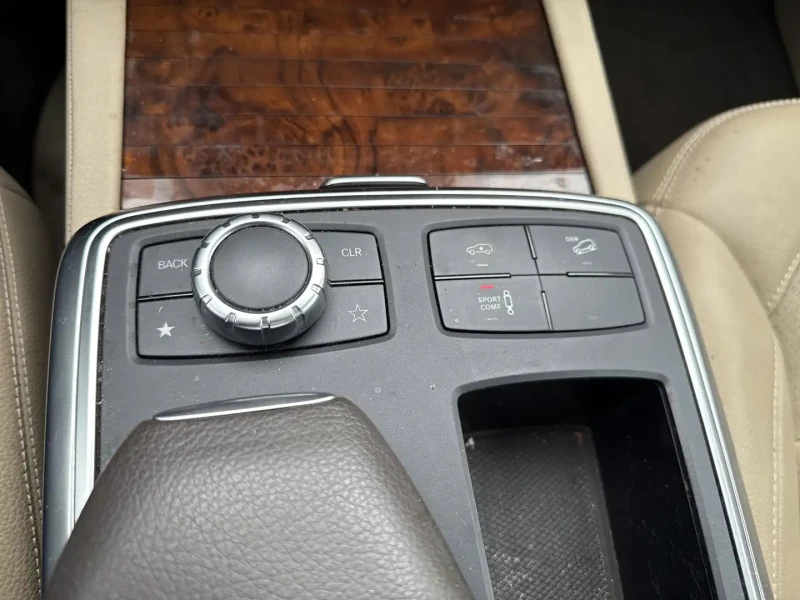 Mercedes-Benz ML 350 Keyless/Harman Kardon/подгрев/панорама/лизинг, снимка 15 - Автомобили и джипове - 52317607