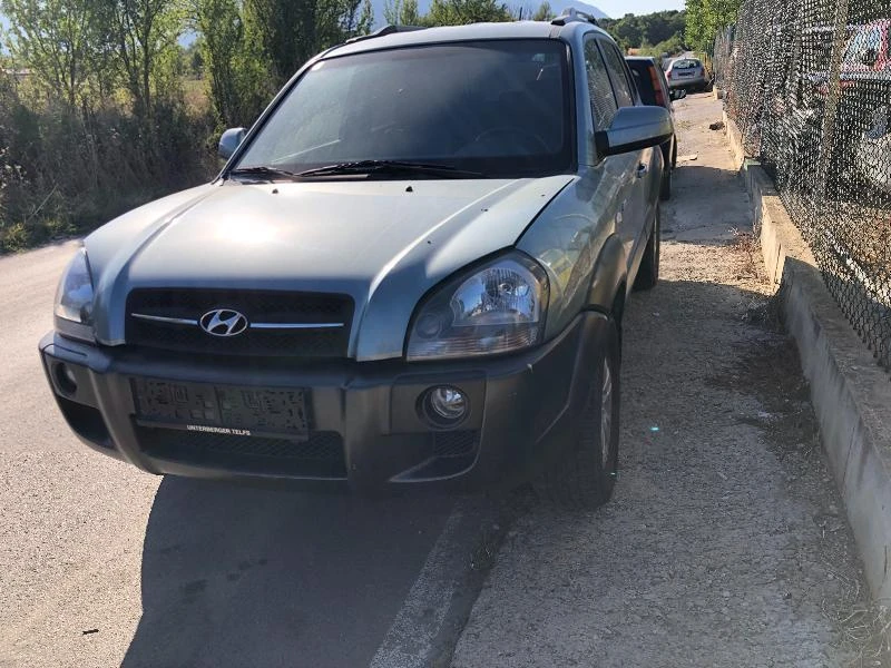 Hyundai Tucson 2.0CRDI 113, снимка 2 - Автомобили и джипове - 46426151