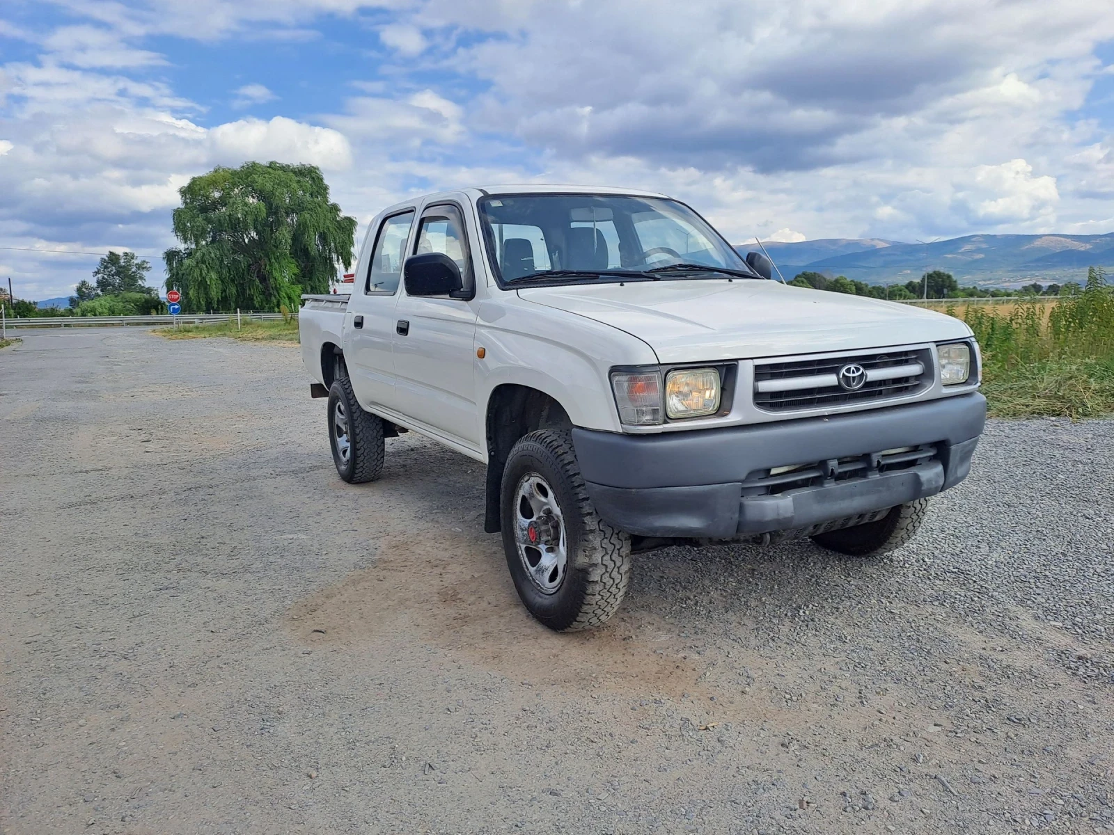 Toyota Hilux 2.4 tdi - изображение 2