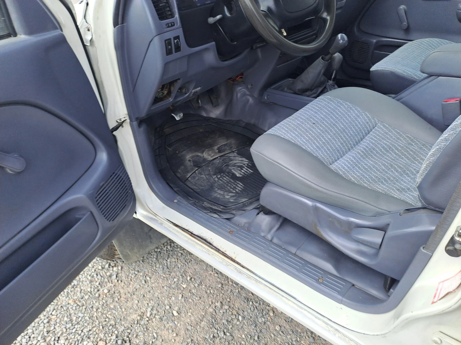 Toyota Hilux 2.4 tdi - изображение 9