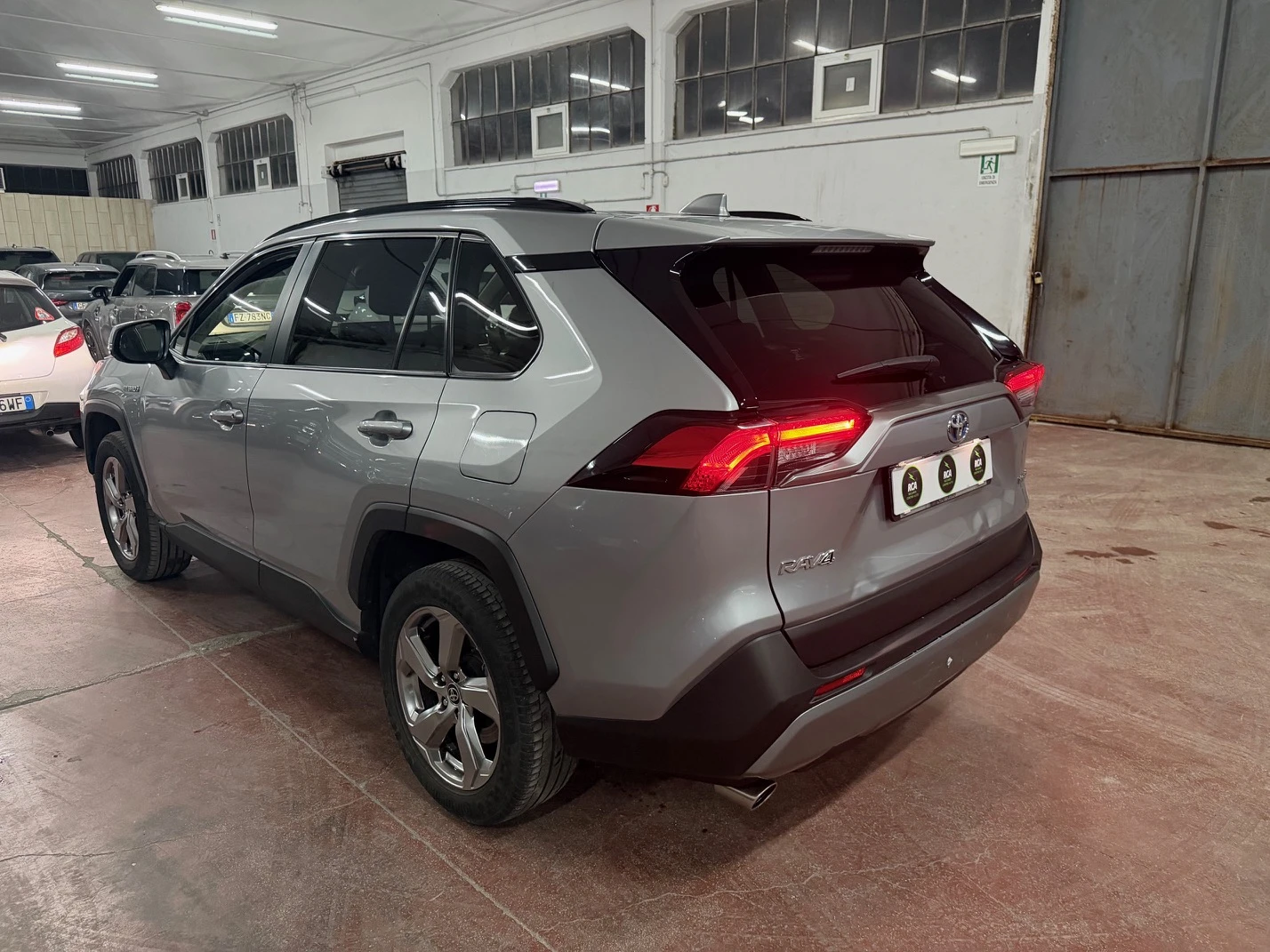 Toyota Rav4 2.5 VVT-i Dynamic, снимка 4 - Автомобили и джипове - 54281527