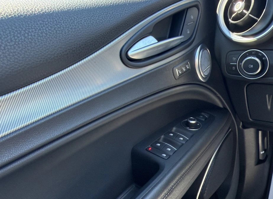 Alfa Romeo Stelvio Ti Sport / Harman Kardon / ПАНОРАМА / 79, 950км !, снимка 13 - Автомобили и джипове - 54704946