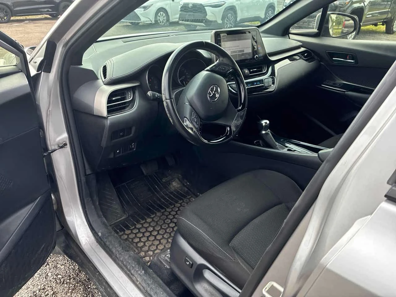 Toyota C-HR * FWD * CARFAX * БЕЗ ПЪРВОНАЧАЛНА ВНОСКА, снимка 16 - Автомобили и джипове - 54870839