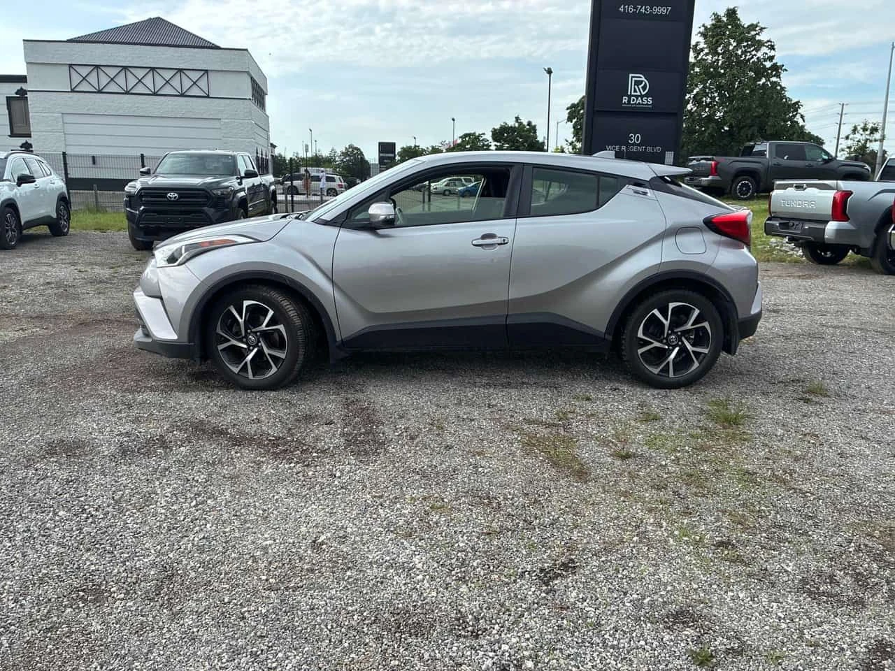 Toyota C-HR * FWD * CARFAX * БЕЗ ПЪРВОНАЧАЛНА ВНОСКА, снимка 13 - Автомобили и джипове - 54870839