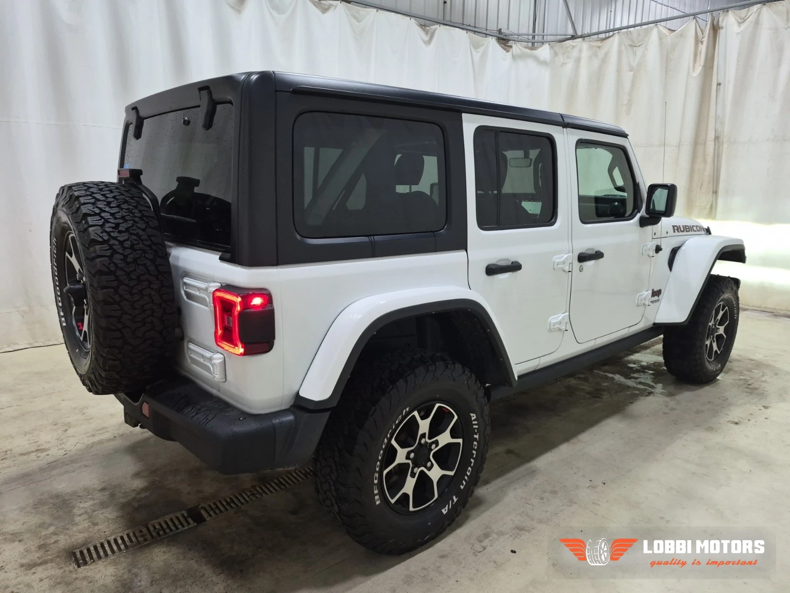 Jeep Wrangler, снимка 3 - Автомобили и джипове - 56025212
