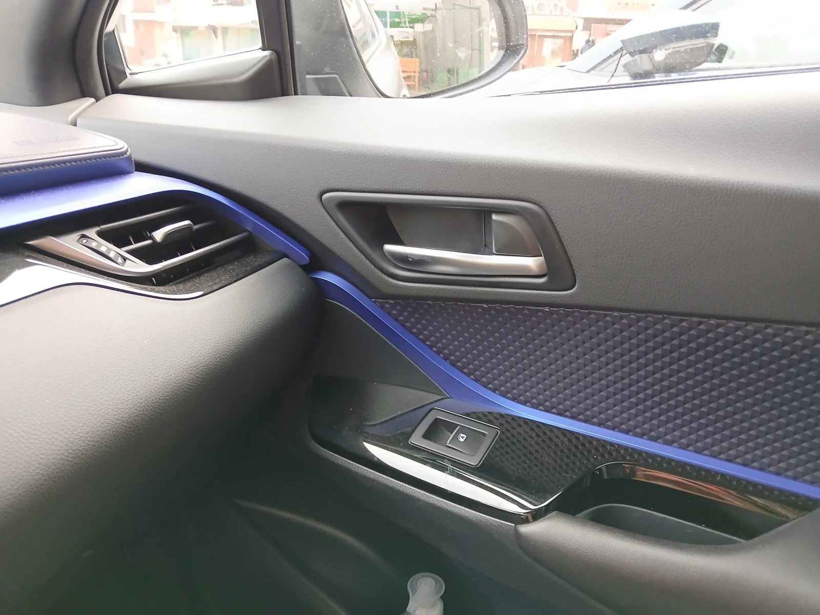 Toyota C-HR, снимка 7 - Автомобили и джипове - 56637234