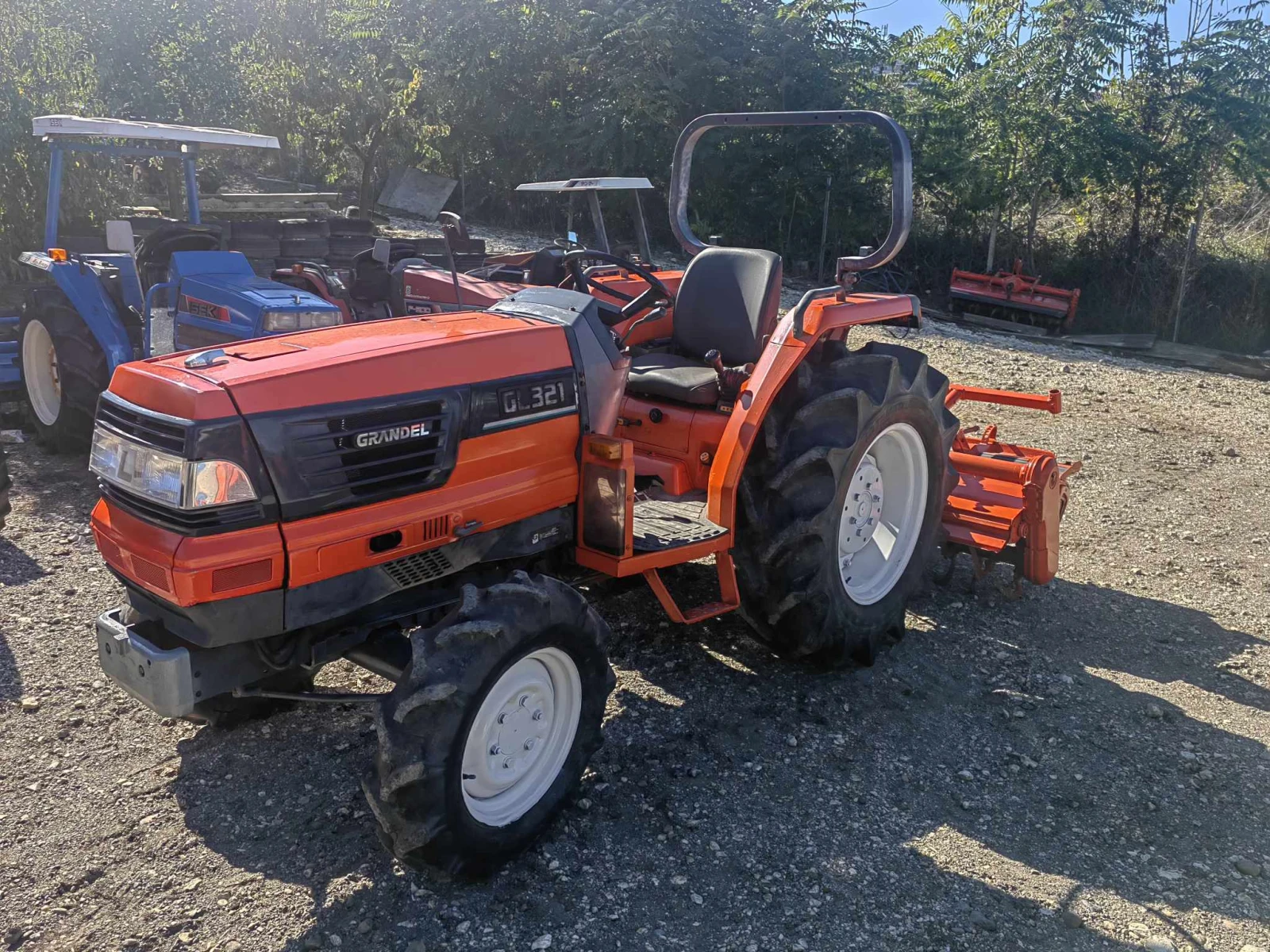 Трактор Kubota GL321 - изображение 2