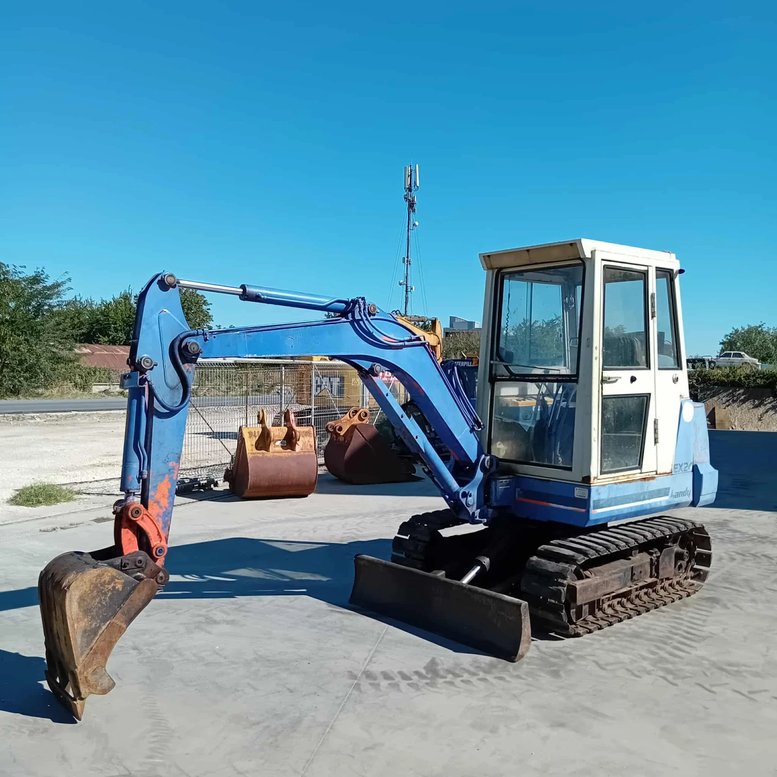 Багер Hitachi EX-24 * ПРОМОЦИЯ ДО 30.12.2025 * , снимка 1