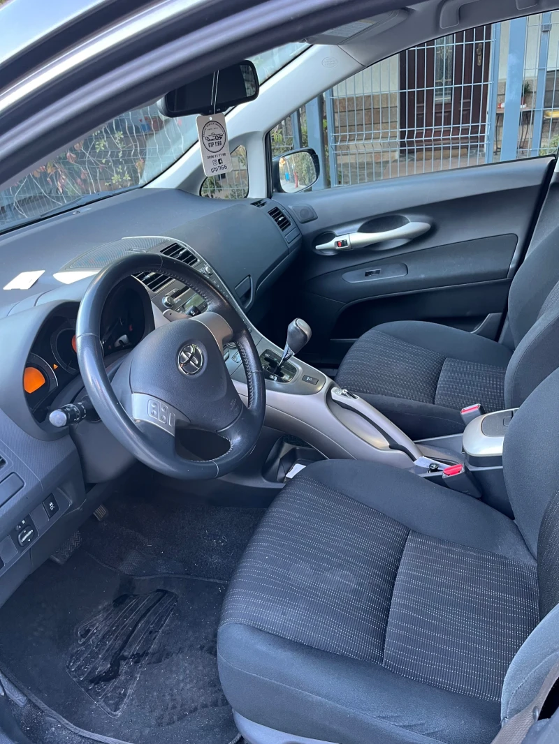 Toyota Auris, снимка 6 - Автомобили и джипове - 47439844