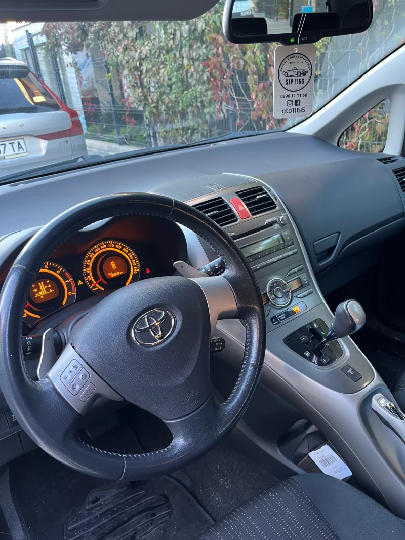 Toyota Auris, снимка 9 - Автомобили и джипове - 47439844