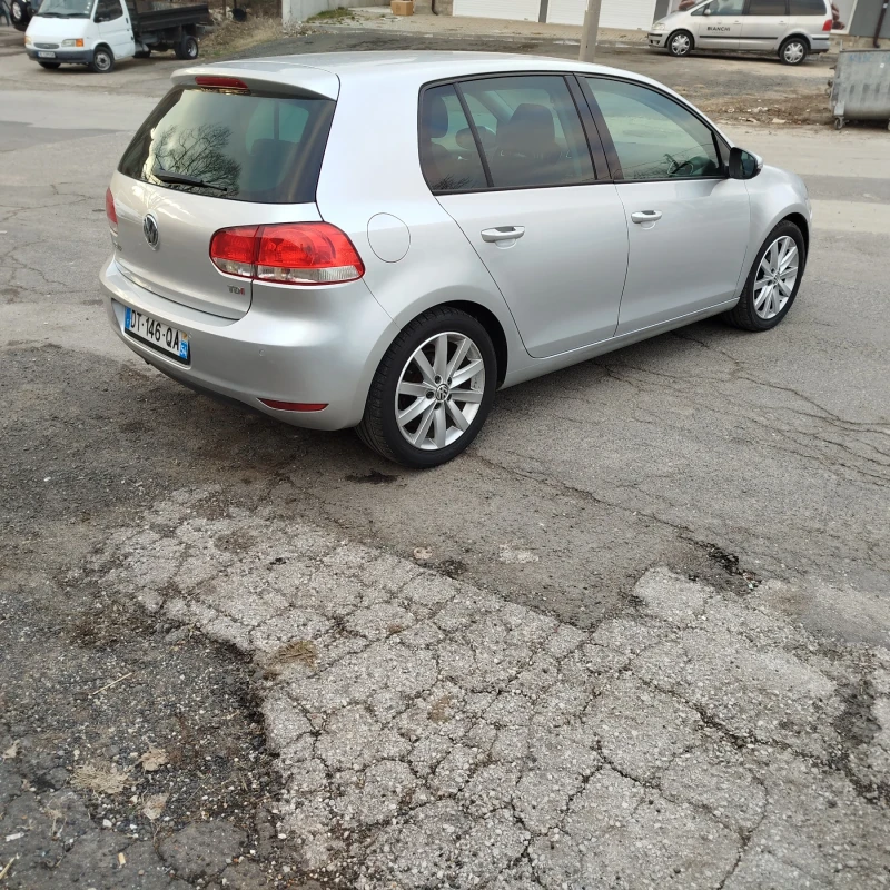 VW Golf 1.6 TDI, снимка 7 - Автомобили и джипове - 49027596