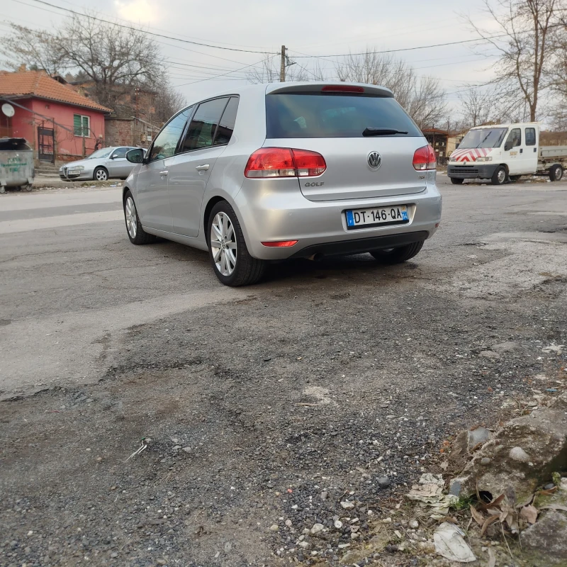 VW Golf 1.6 TDI, снимка 6 - Автомобили и джипове - 49566268