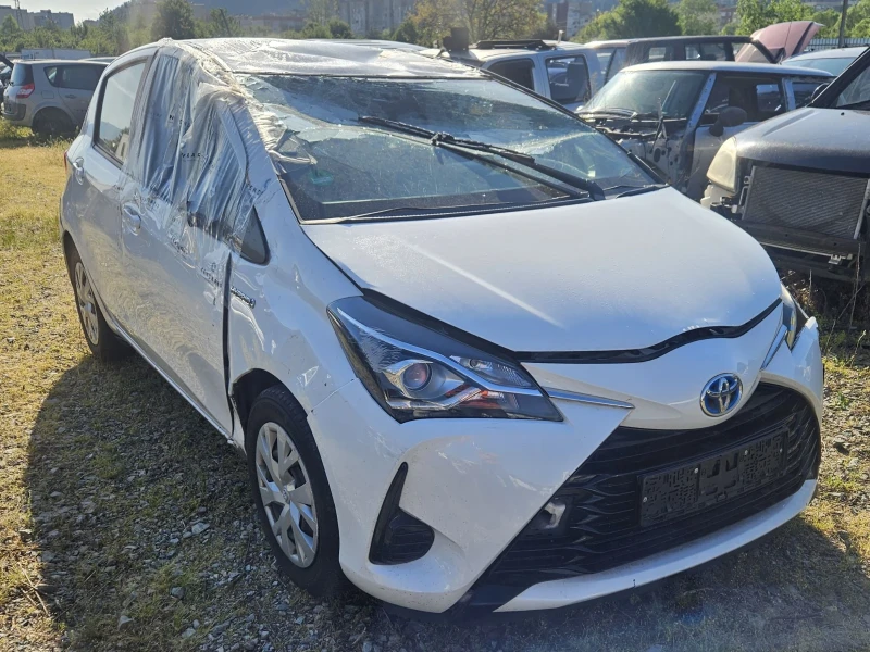 Toyota Yaris hybrid, снимка 9 - Автомобили и джипове - 50383398