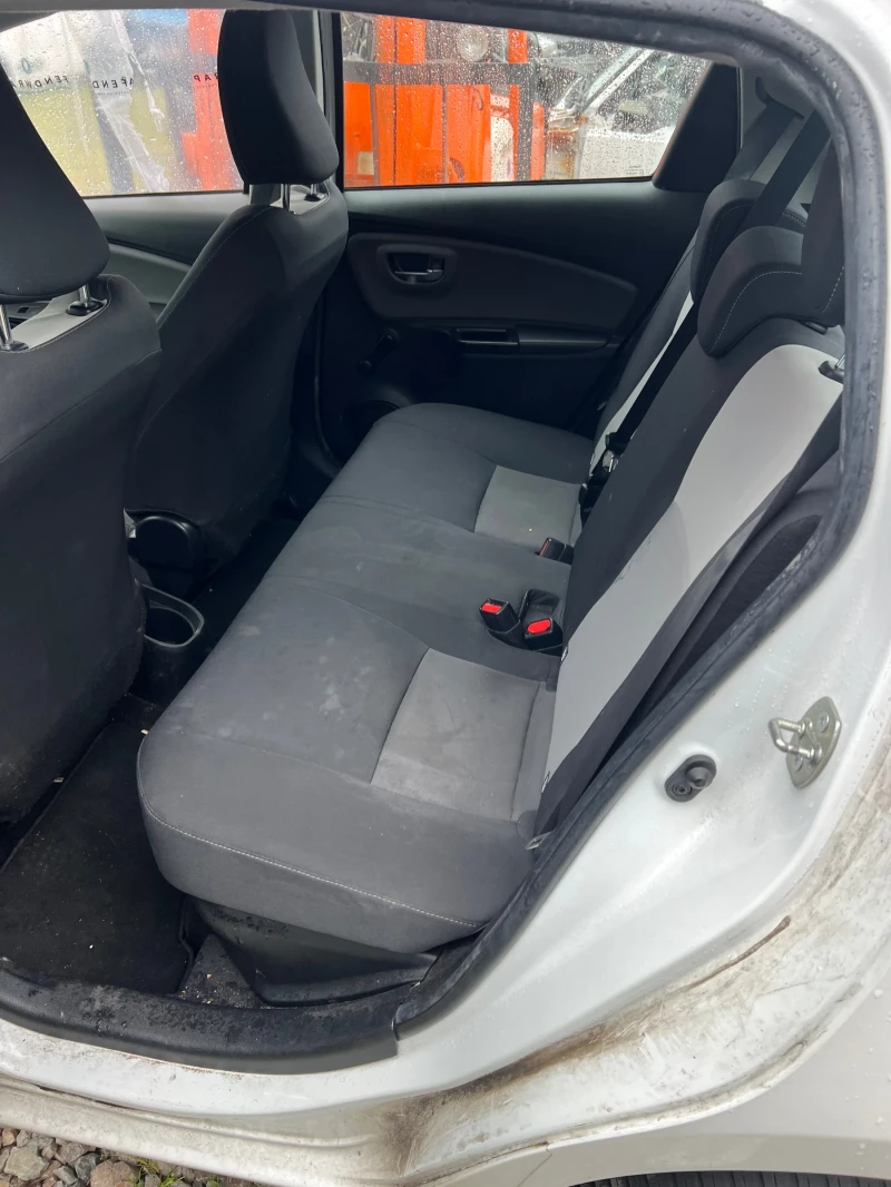 Toyota Yaris hybrid, снимка 5 - Автомобили и джипове - 50383398