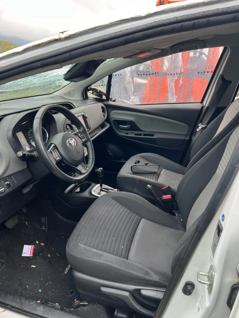 Toyota Yaris hybrid, снимка 4 - Автомобили и джипове - 50383398