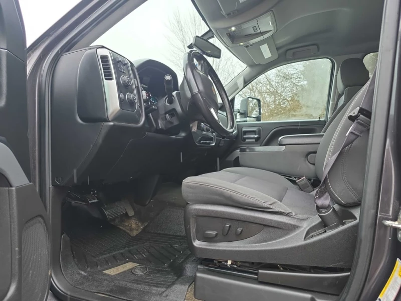 Chevrolet Silverado * LT * CARFAX * БЕЗ ПЪРВОНАЧАЛНА ВНОСКА, снимка 5 - Автомобили и джипове - 53102623