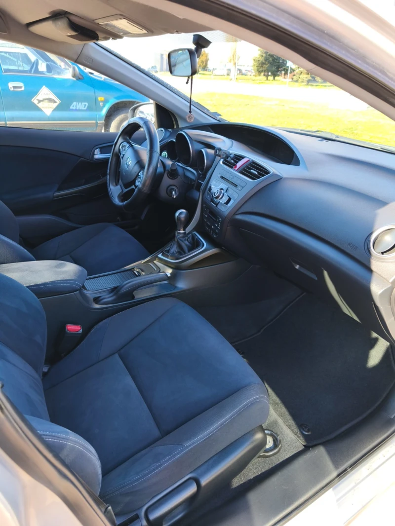 Honda Civic 1.4, снимка 8 - Автомобили и джипове - 53192853