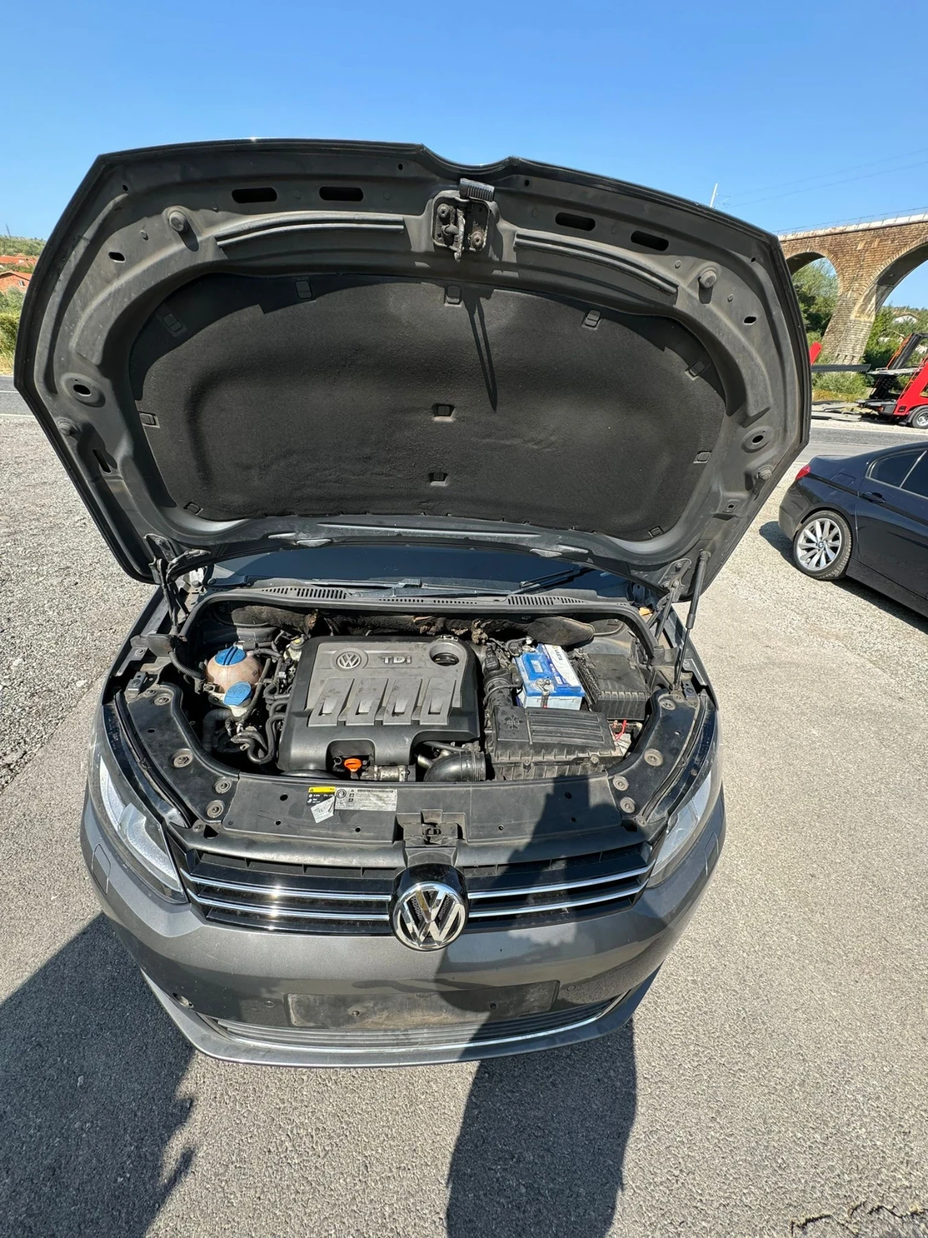 VW Touran 1.6tdi 105hpНА ЧАСТИ, снимка 13 - Автомобили и джипове - 53538760