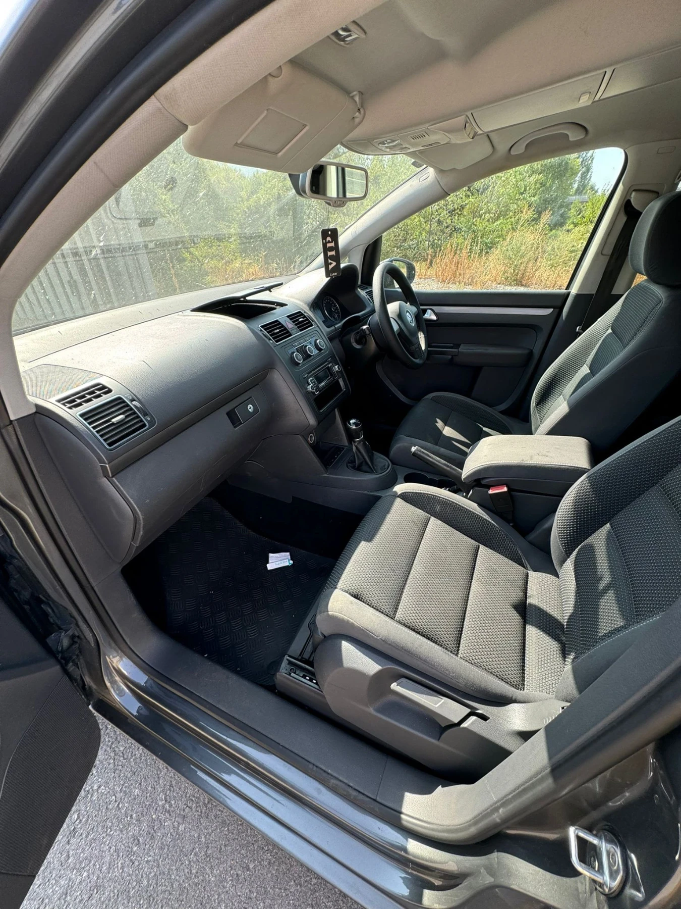 VW Touran 1.6tdi 105hpНА ЧАСТИ, снимка 11 - Автомобили и джипове - 53538760