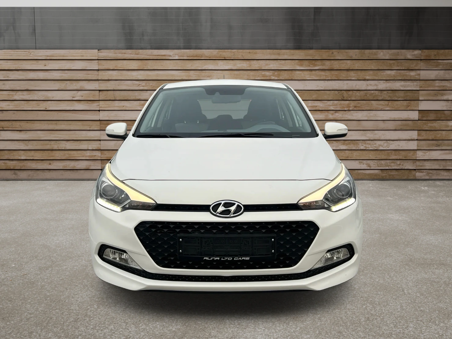 Hyundai I20 1.2i 138000km LED Алуминиеви джанти Парктроник  - изображение 2