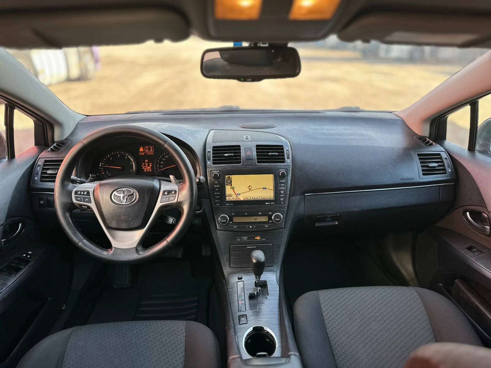 Toyota Avensis 2.2 D4D / АВТОМАТИК / KEYLESS GO / НАВИГАЦИЯ  - изображение 9