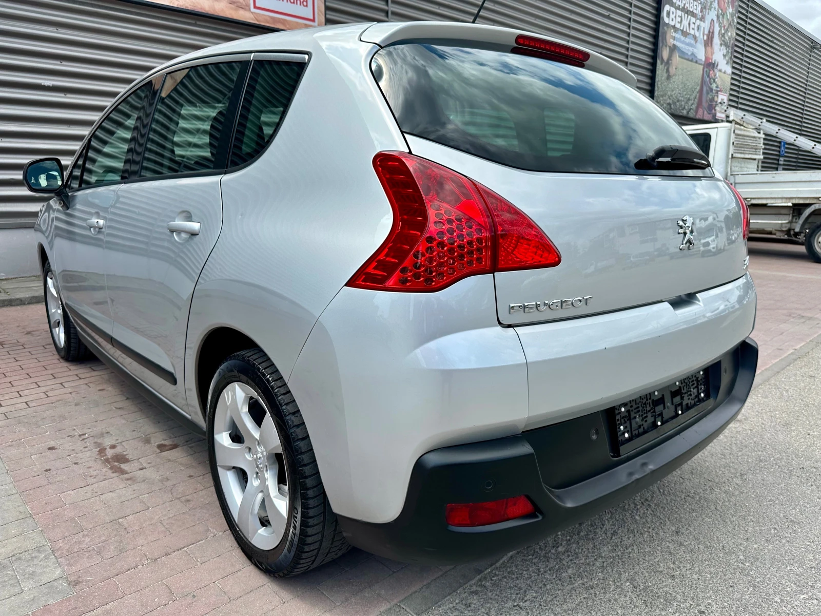 Peugeot 3008 2.0 HDI АВТОМАТ - изображение 6