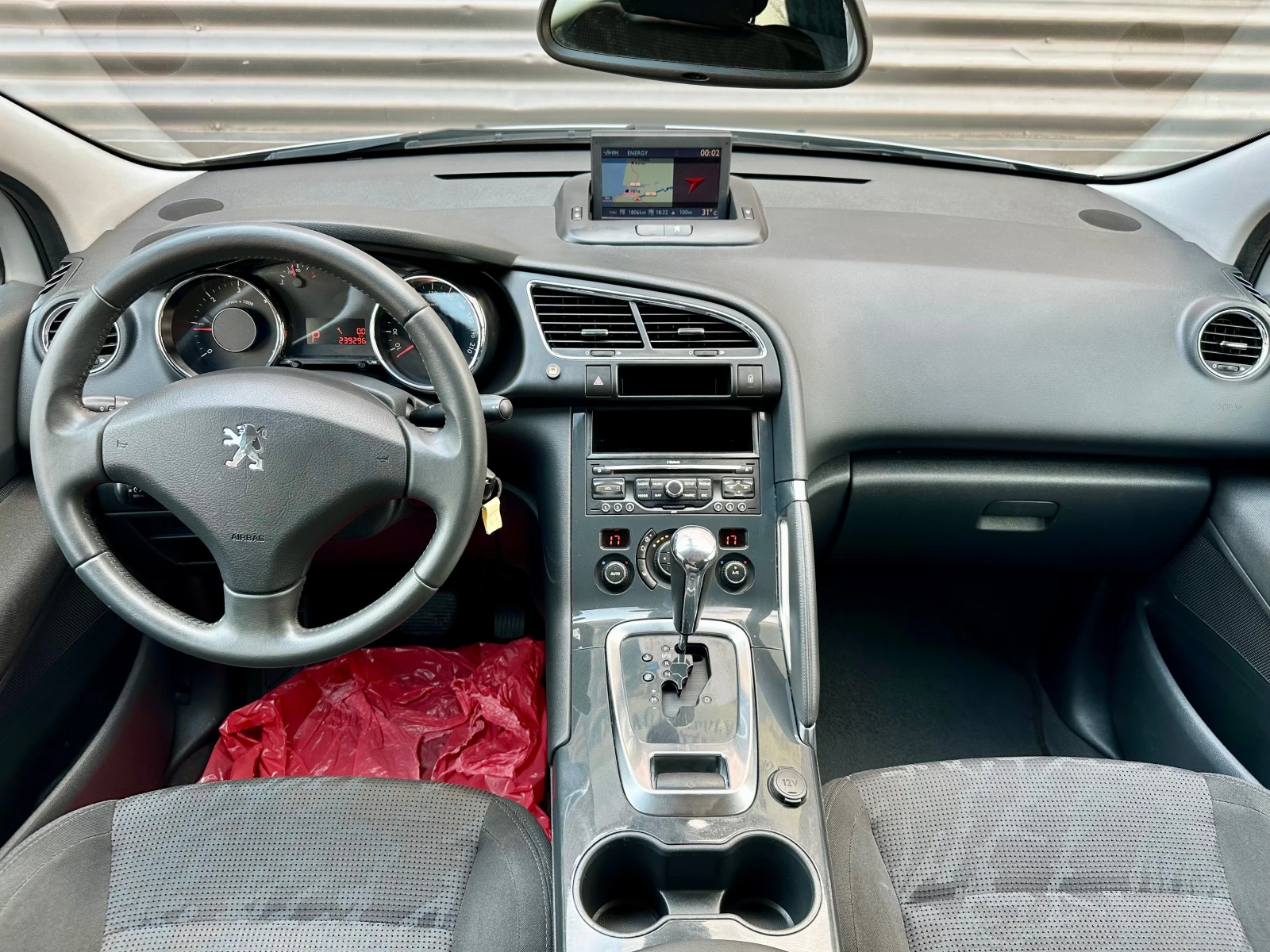 Peugeot 3008 2.0 HDI АВТОМАТ - изображение 9