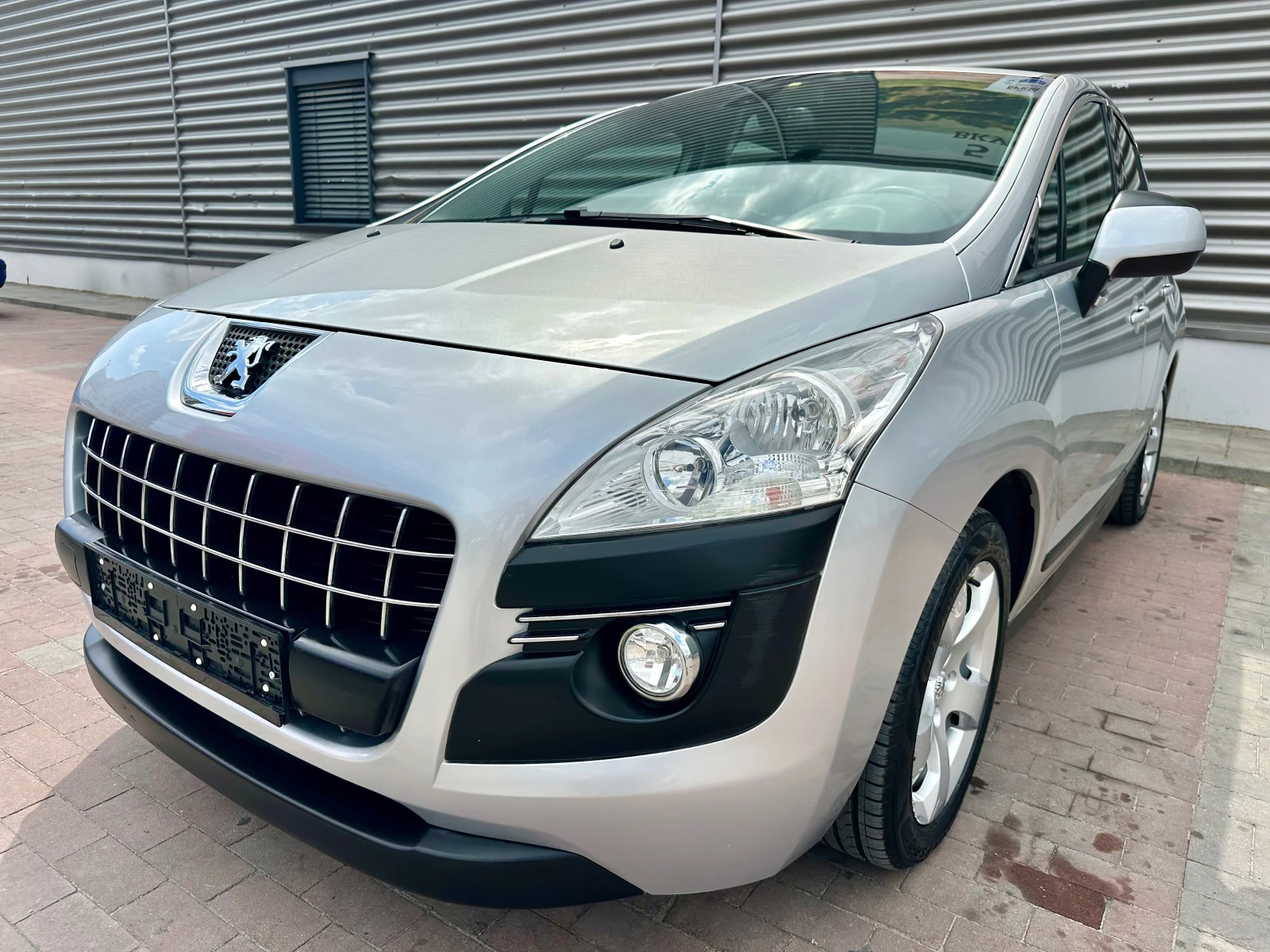 Peugeot 3008 2.0 HDI АВТОМАТ - изображение 3