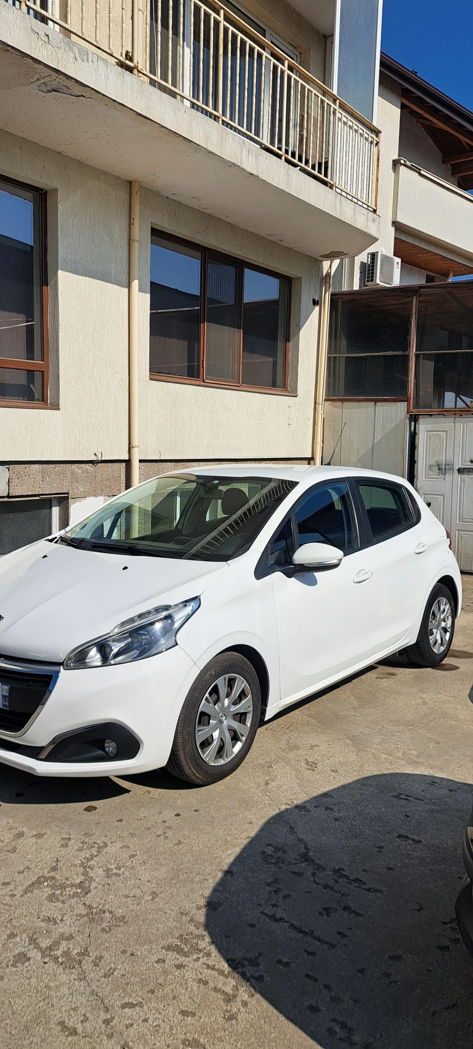 Peugeot 208 1.5HDI, снимка 2 - Автомобили и джипове - 53711756