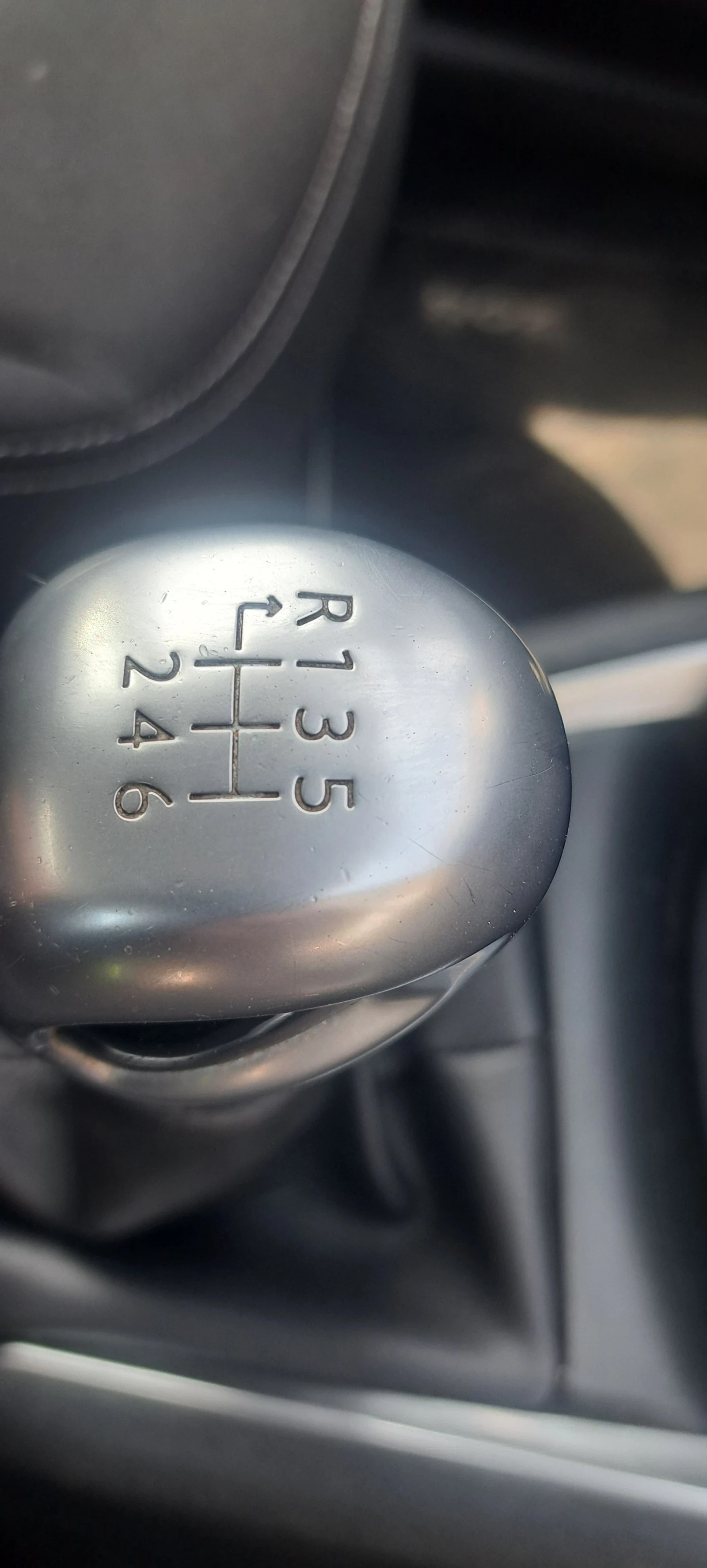 Peugeot 208 1.5HDI, снимка 13 - Автомобили и джипове - 53711756