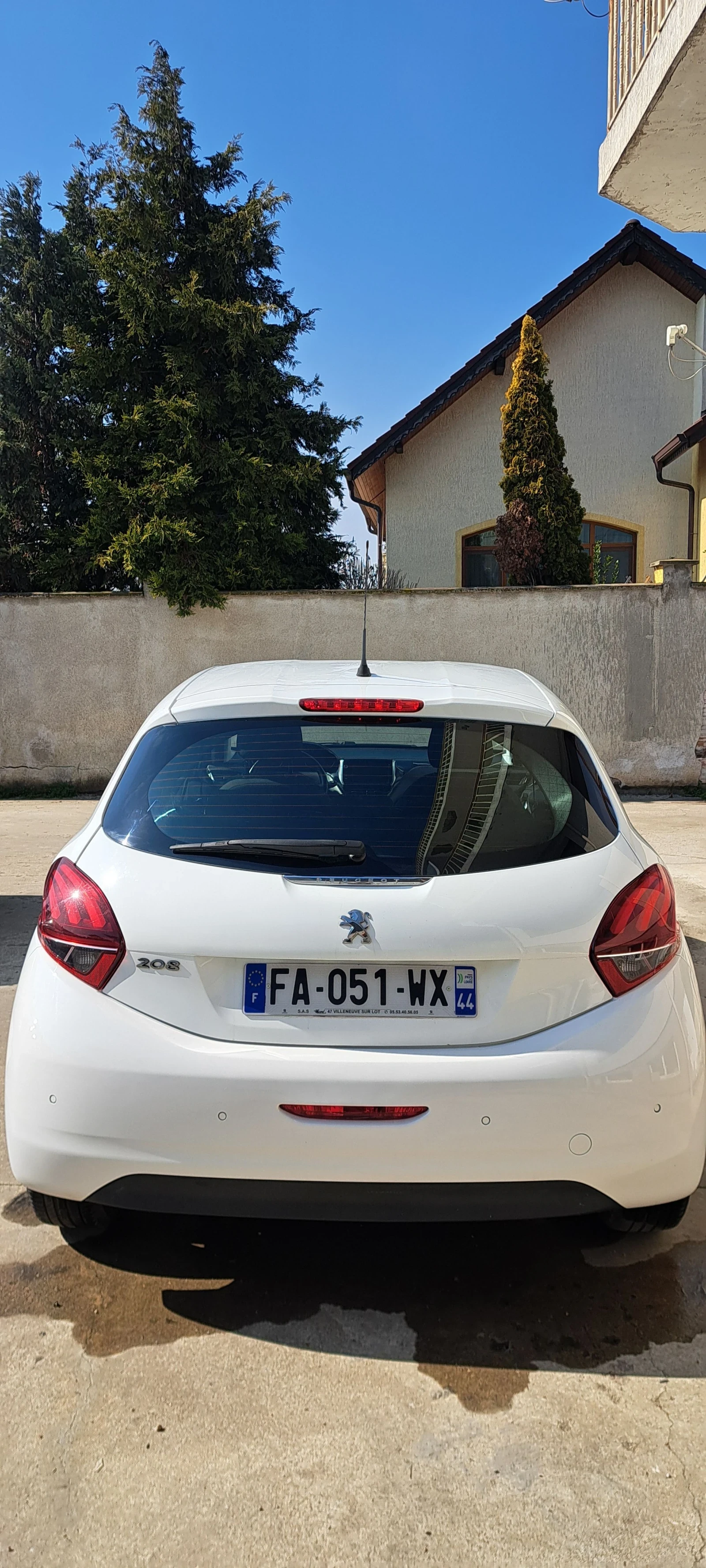Peugeot 208 1.5HDI, снимка 4 - Автомобили и джипове - 53711756