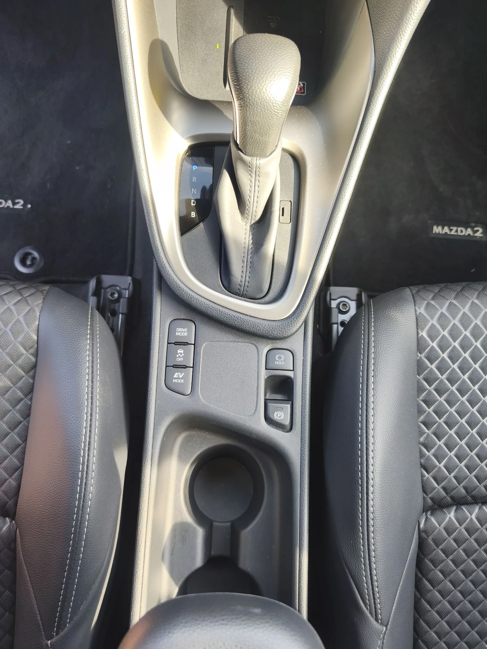 Mazda 2, снимка 11 - Автомобили и джипове - 53744168