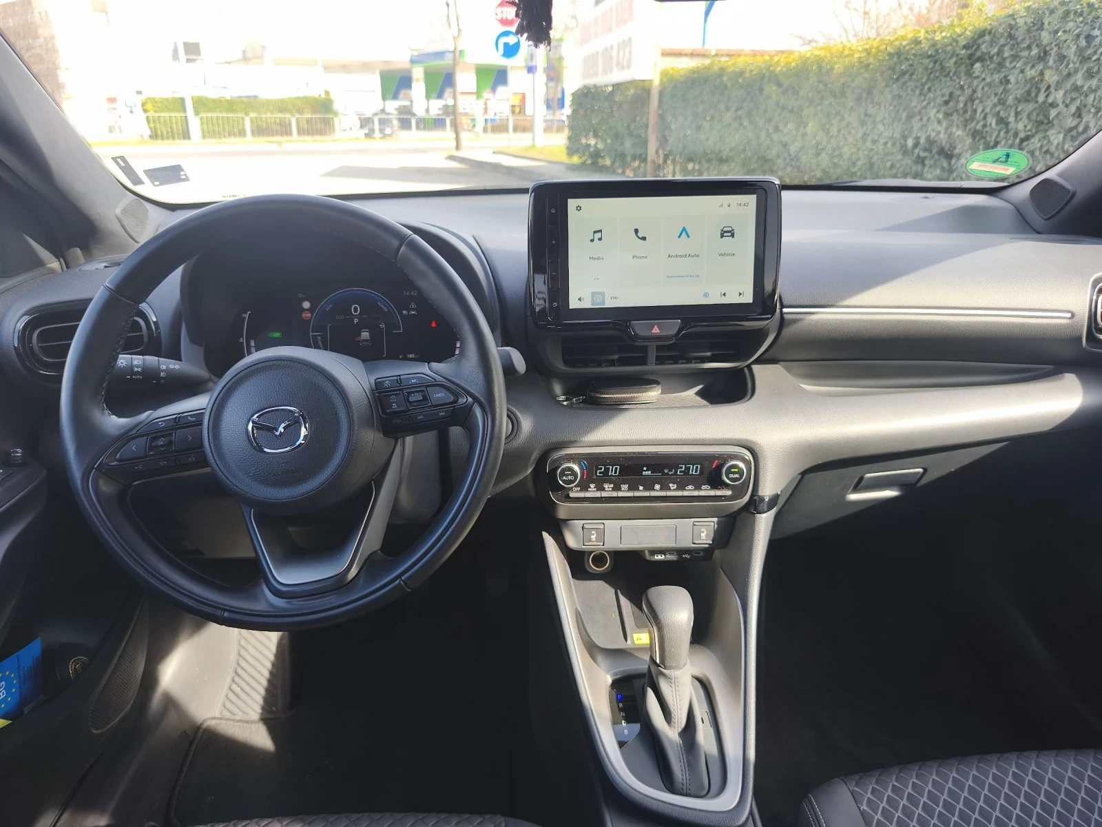 Mazda 2, снимка 8 - Автомобили и джипове - 53744168