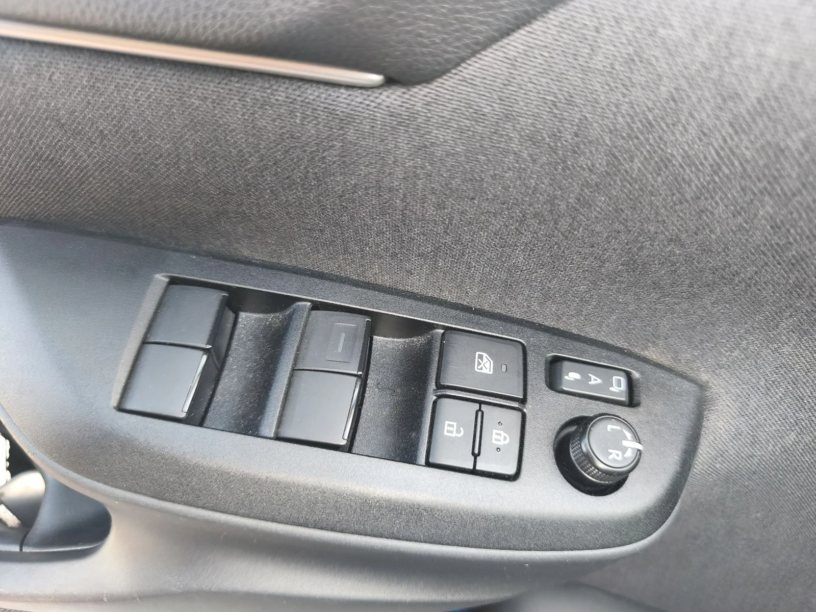 Mazda 2, снимка 13 - Автомобили и джипове - 53744168