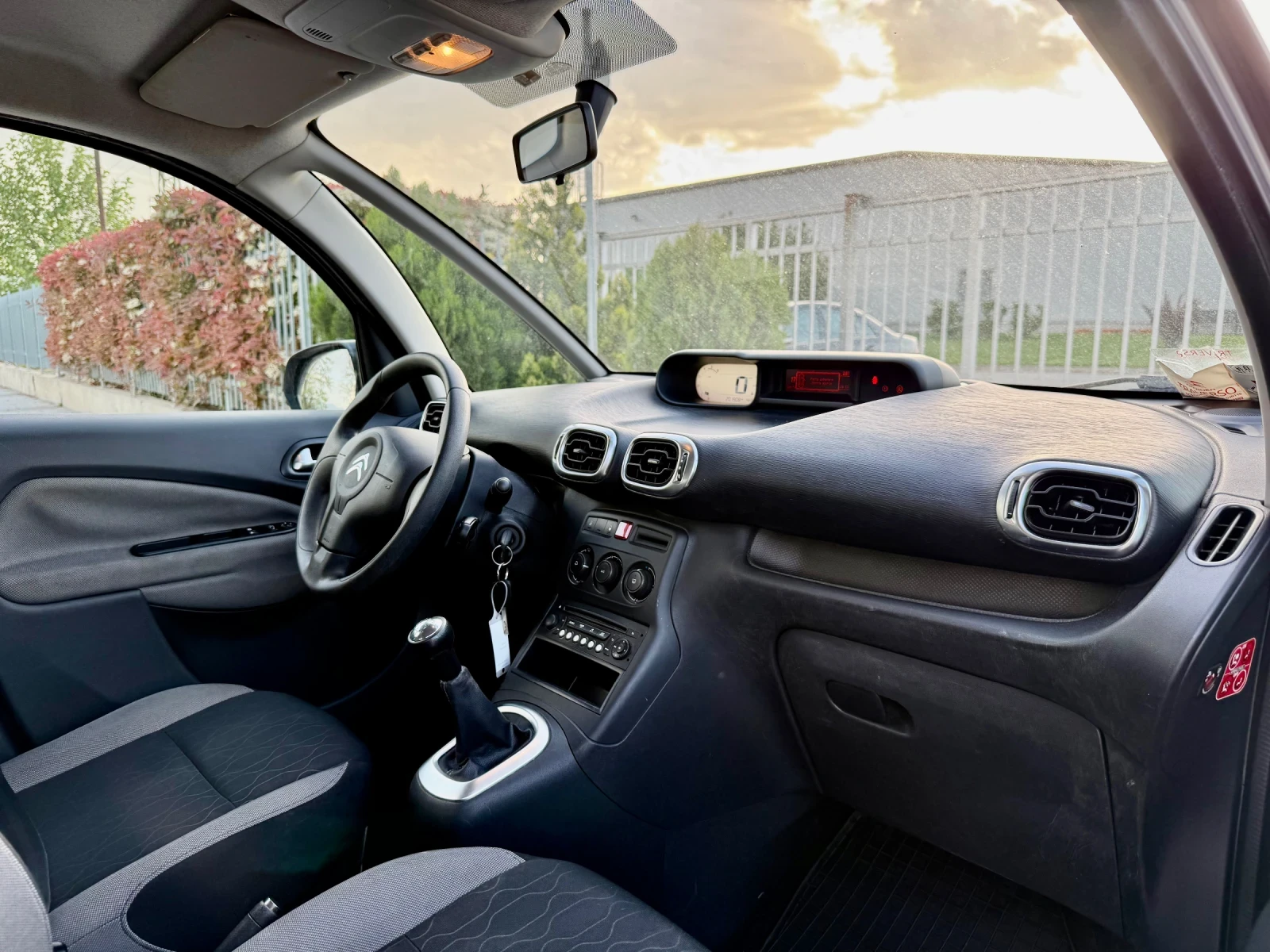 Citroen C3 Picasso 1.6HDI/ 90кс/ , снимка 10 - Автомобили и джипове - 54513808
