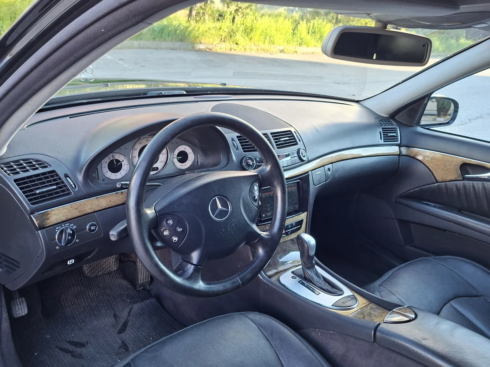 Mercedes-Benz E 320 Редови 6так, снимка 5 - Автомобили и джипове - 54651447