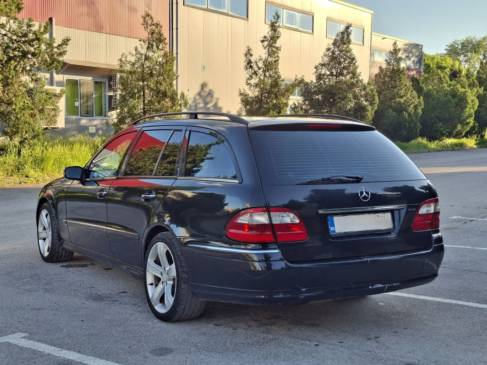 Mercedes-Benz E 320 Редови 6так, снимка 3 - Автомобили и джипове - 54651447