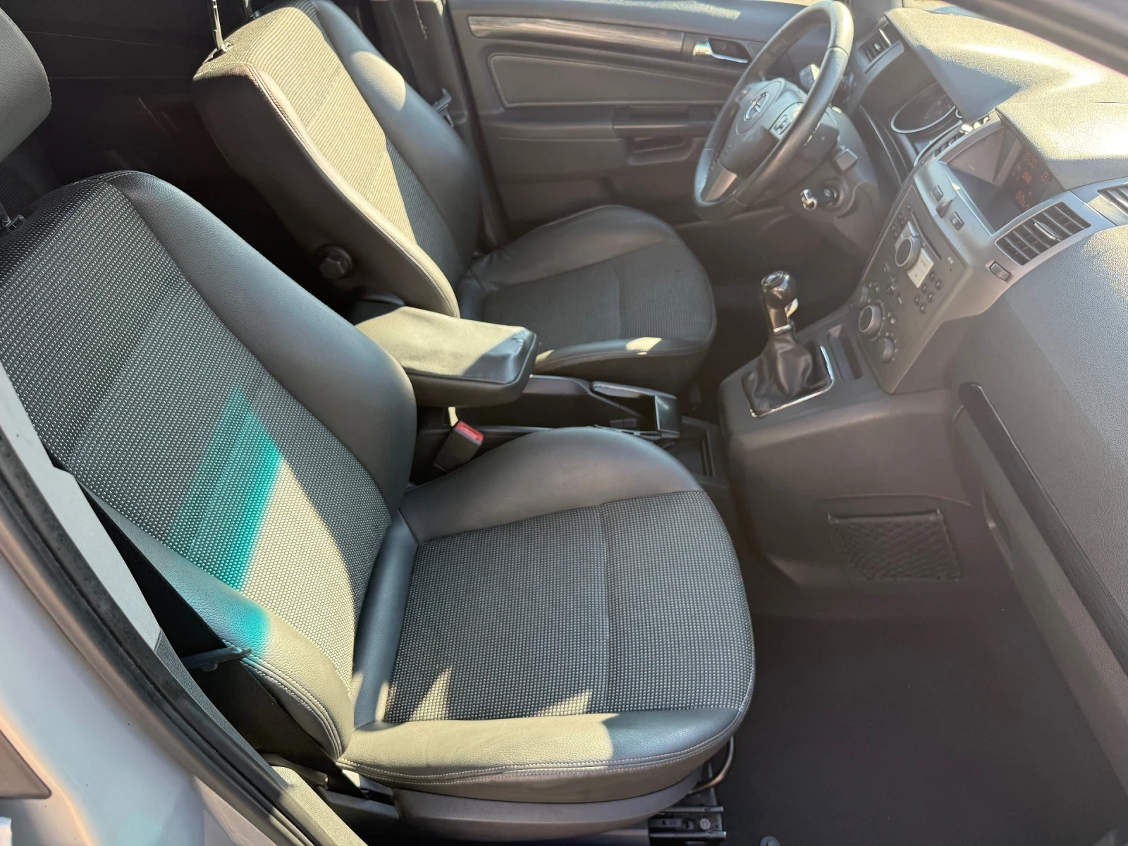 Opel Zafira, снимка 6 - Автомобили и джипове - 55095843